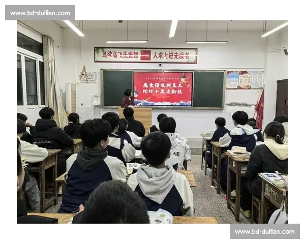 南疆绿茵星火燃