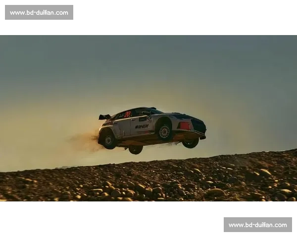 赛道上的“速度与诗”：赛车摄影师镜头下的光影传奇